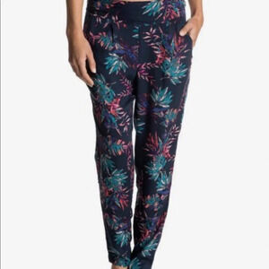 Roxy Don’t Forget the Beach side zip pants Small